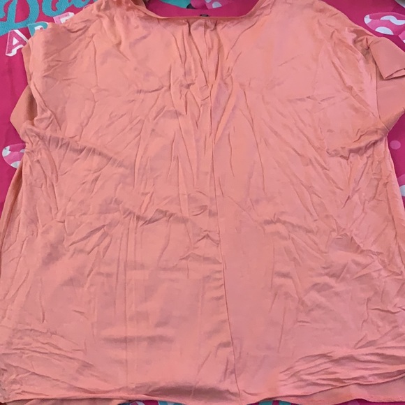 Coral/peachy shirt - Picture 3 of 4
